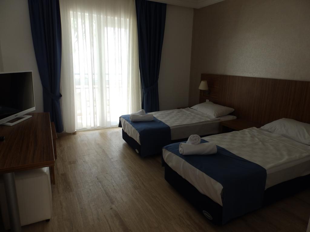 Club Blue White All Inclusive Turgutreis Phòng bức ảnh
